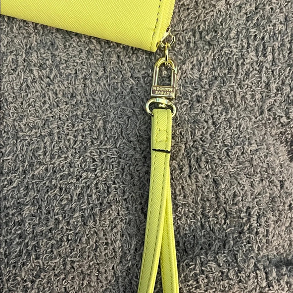 Steve Madden Bright Yellow Wristlet - Picture 3 of 5